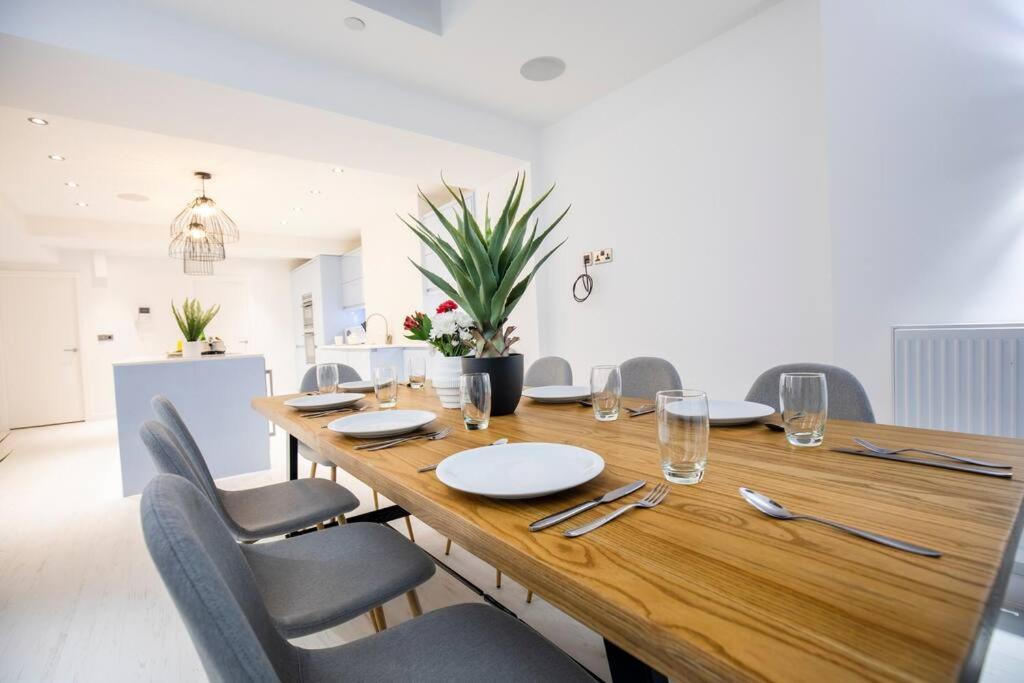 Central Townhouse With Roof Terrace Manchester Exterior photo