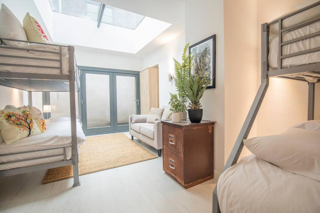 Central Townhouse With Roof Terrace Manchester Exterior photo
